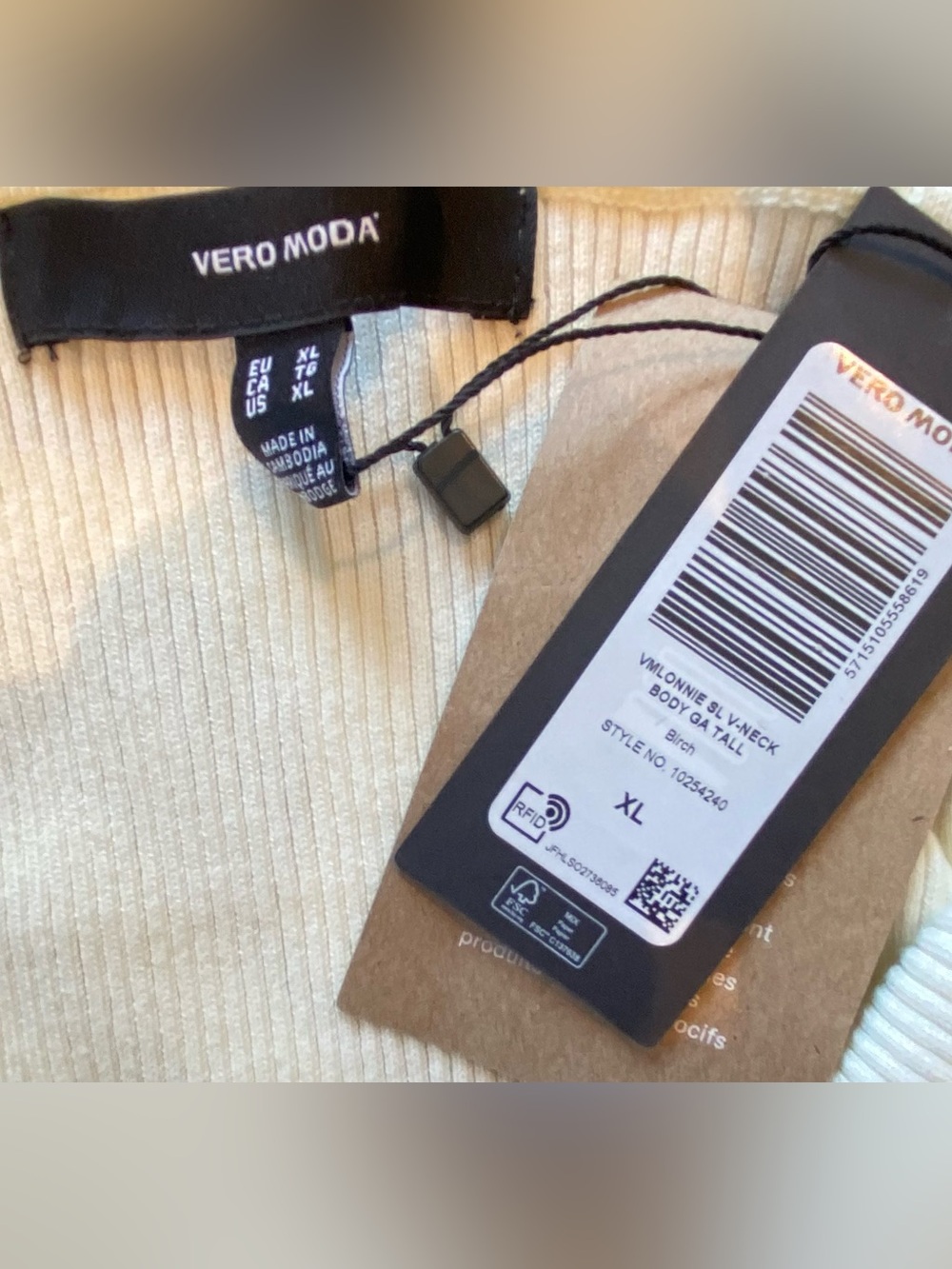 Vero Moda Lonnie Sleeveless V-Neck Tank-Style Bodysuit - Picture 4 of 8